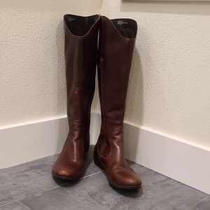 Brown Knee-High Leather Boots